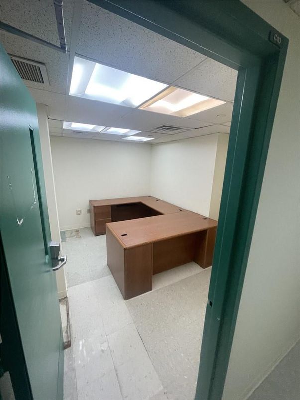Game Room, Interior