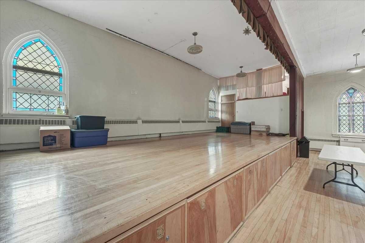 Interior, Pendant Lights, Wood Texture Flooring