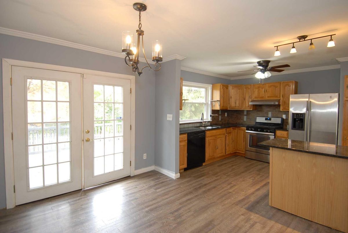 Chandelier, Interior, Kitchen, Stainless Steel Appliances, Wood Texture Flooring
