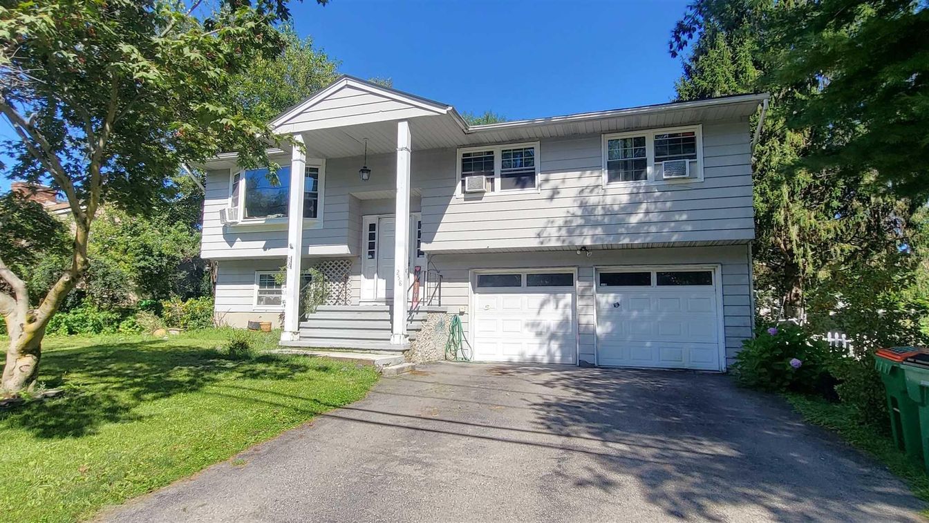 Attached, Exterior, Facade, Raised Ranch