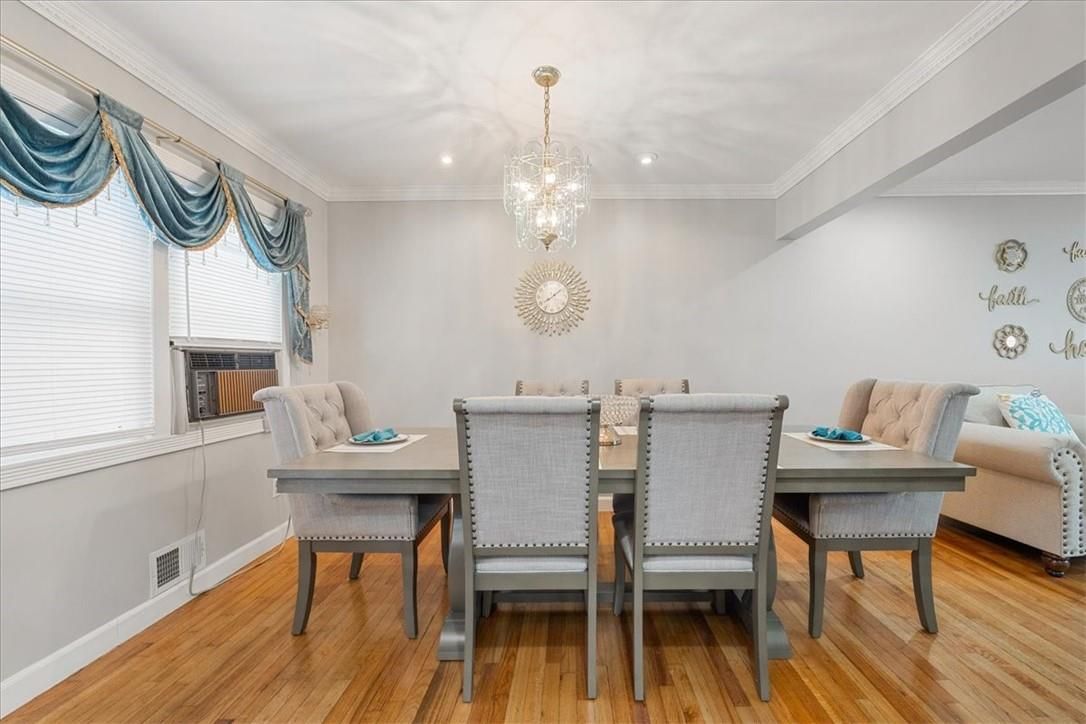 Chandelier, Dining room, Interior, Recessed Lighting, Wood Texture Flooring