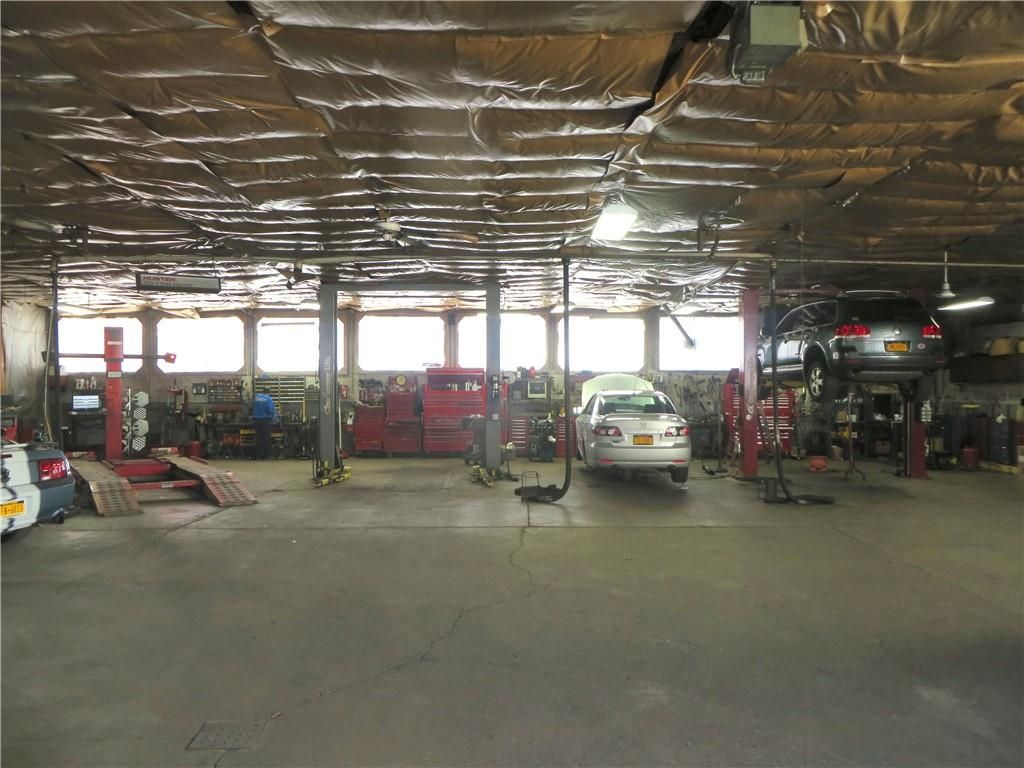 Garage, Interior