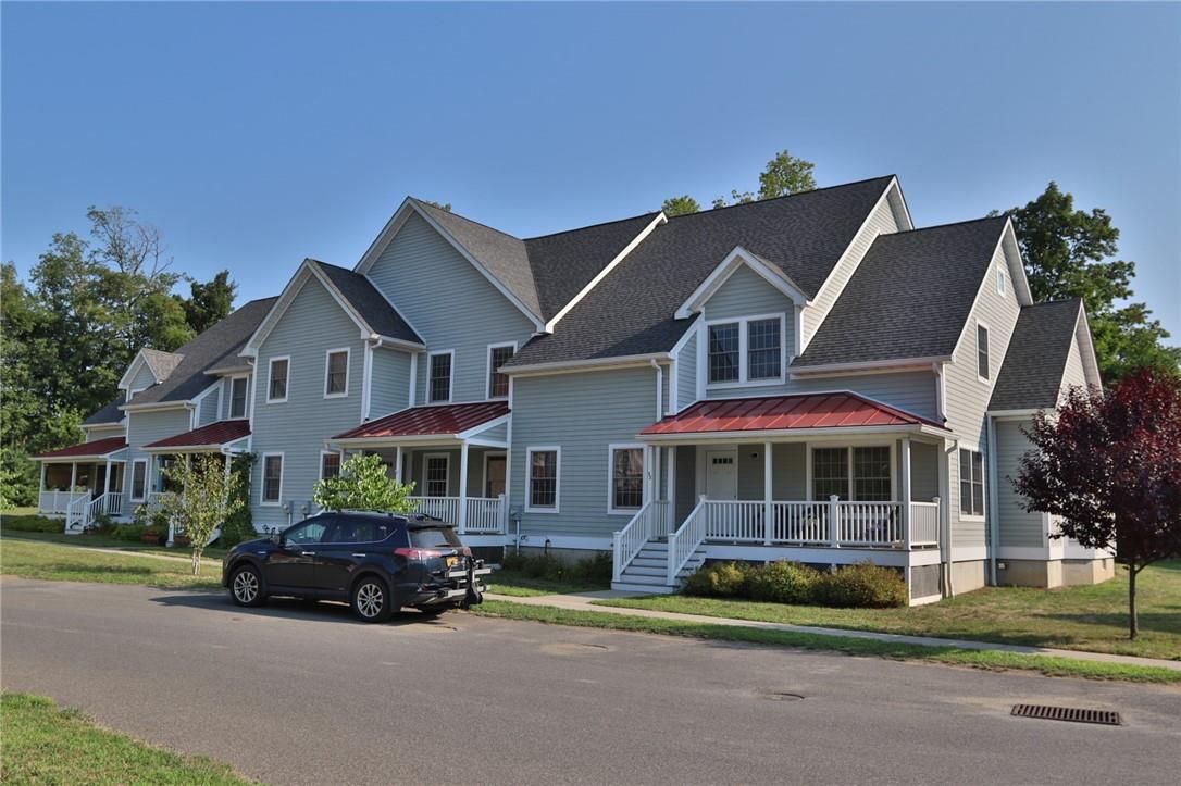 Exterior, Facade, Farmhouse