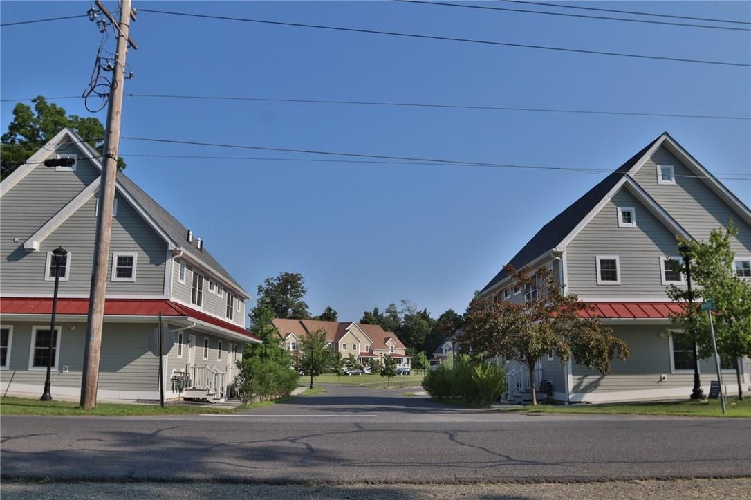 Exterior, Facade, Farmhouse