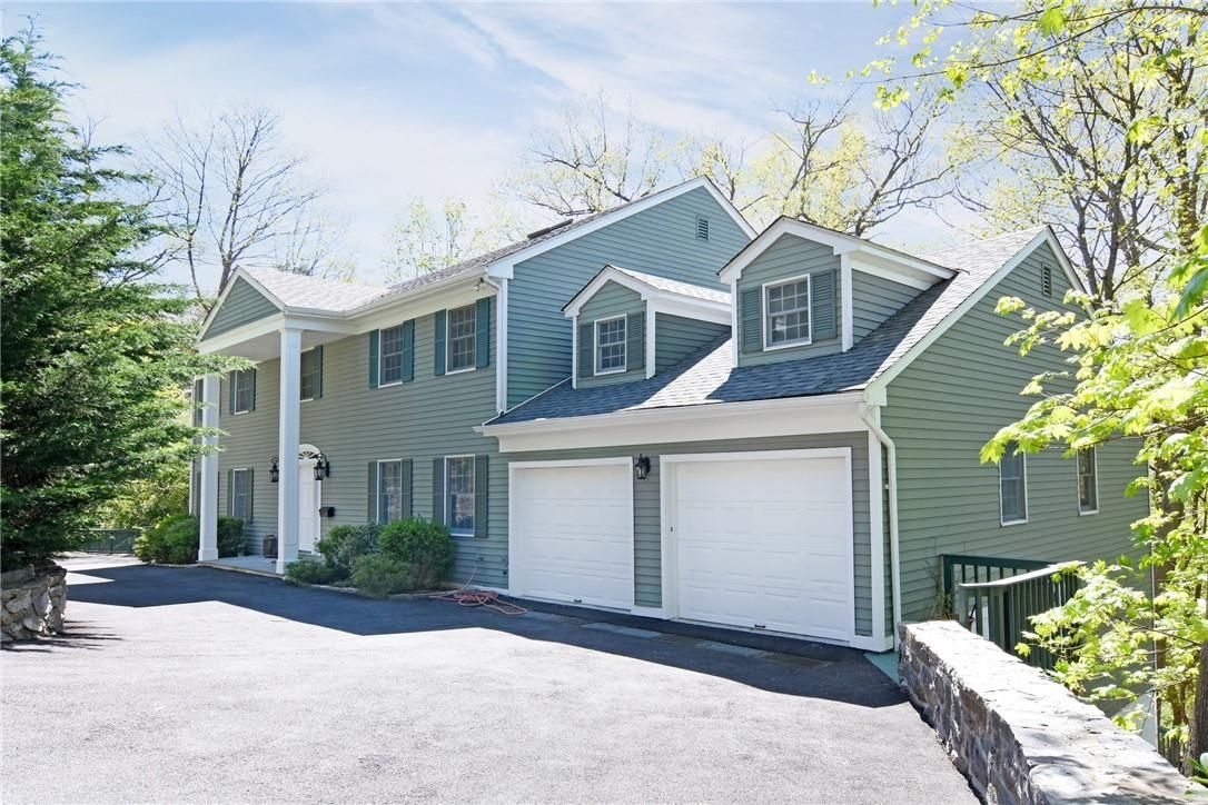 Attached, Exterior, Facade, Farmhouse