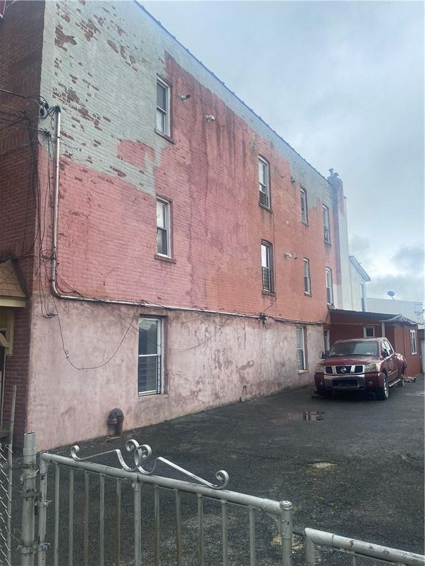 Exterior, Facade, Condo Building