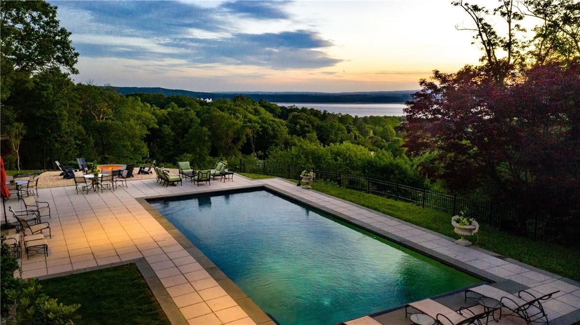Exterior, Pool, Water