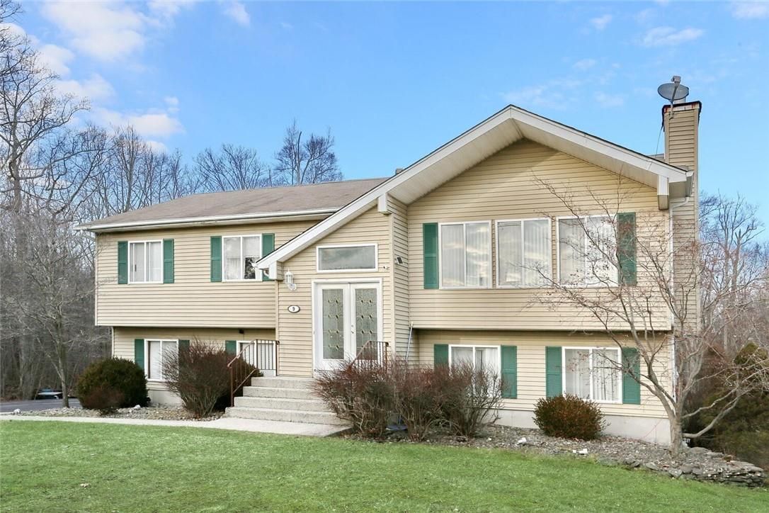 Exterior, Facade, Raised Ranch