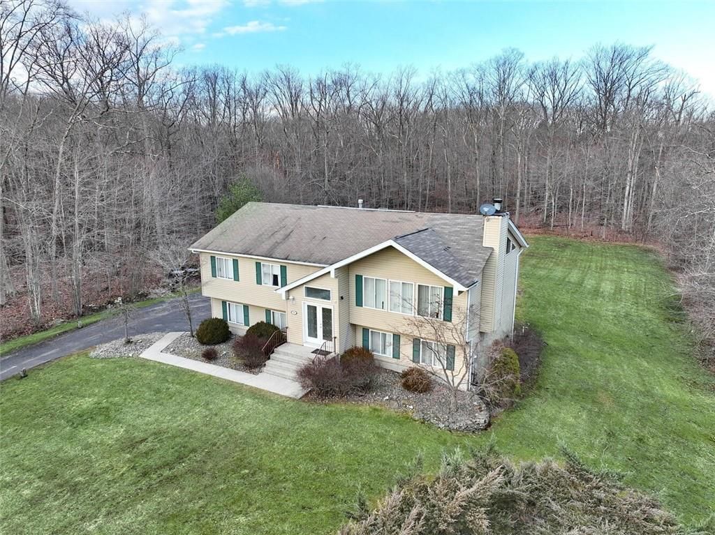 Attached, Exterior, Facade, Farmhouse