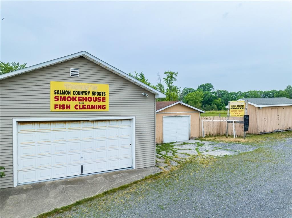 Detached Garage, Exterior