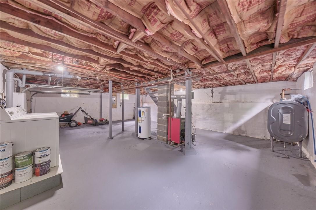 Interior, Washer, Wooden Beams