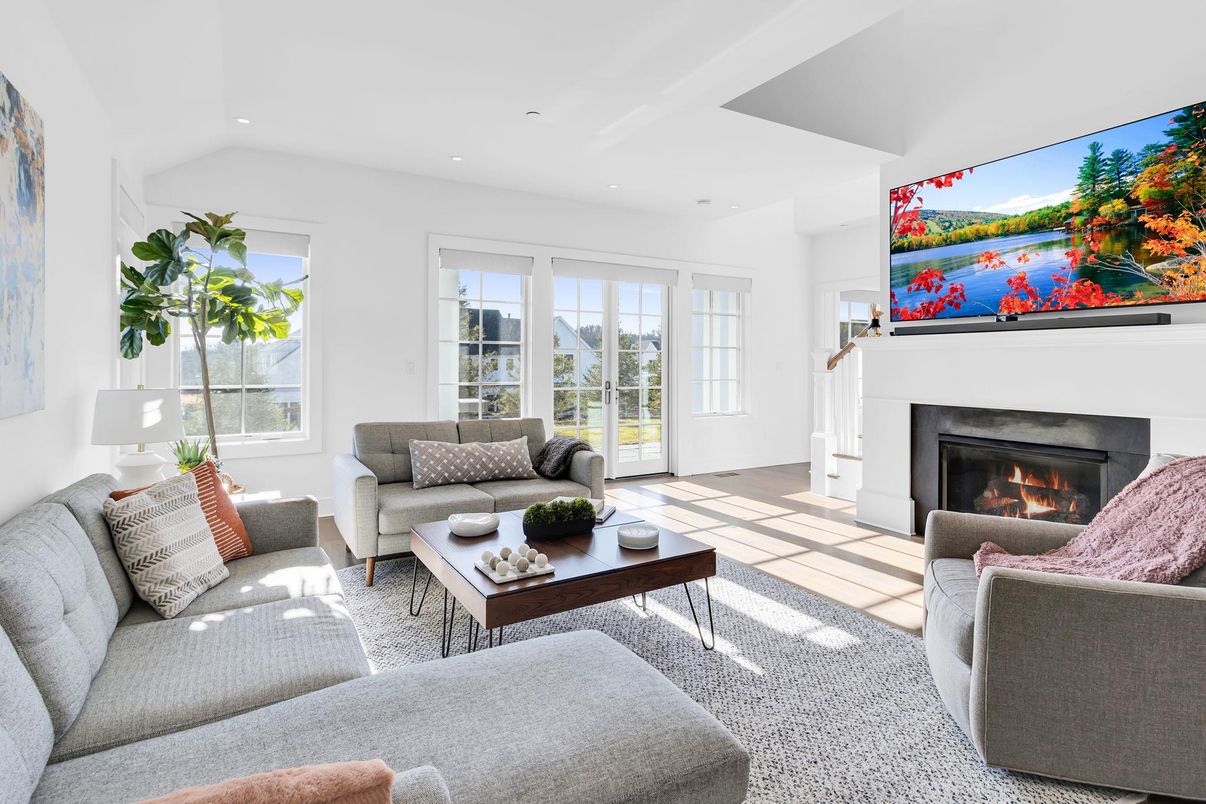 Fireplace, Interior, Living room, Recessed Lighting