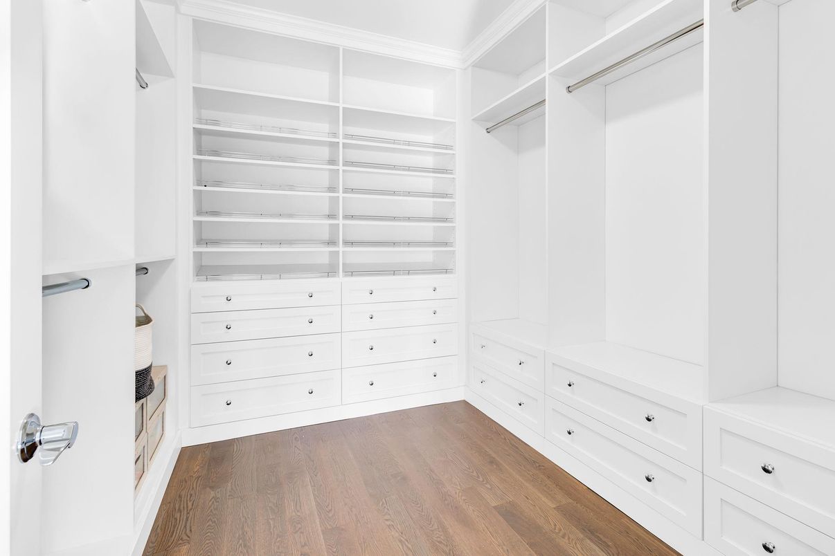 Interior, Walk-in Closets, Wood Texture Flooring