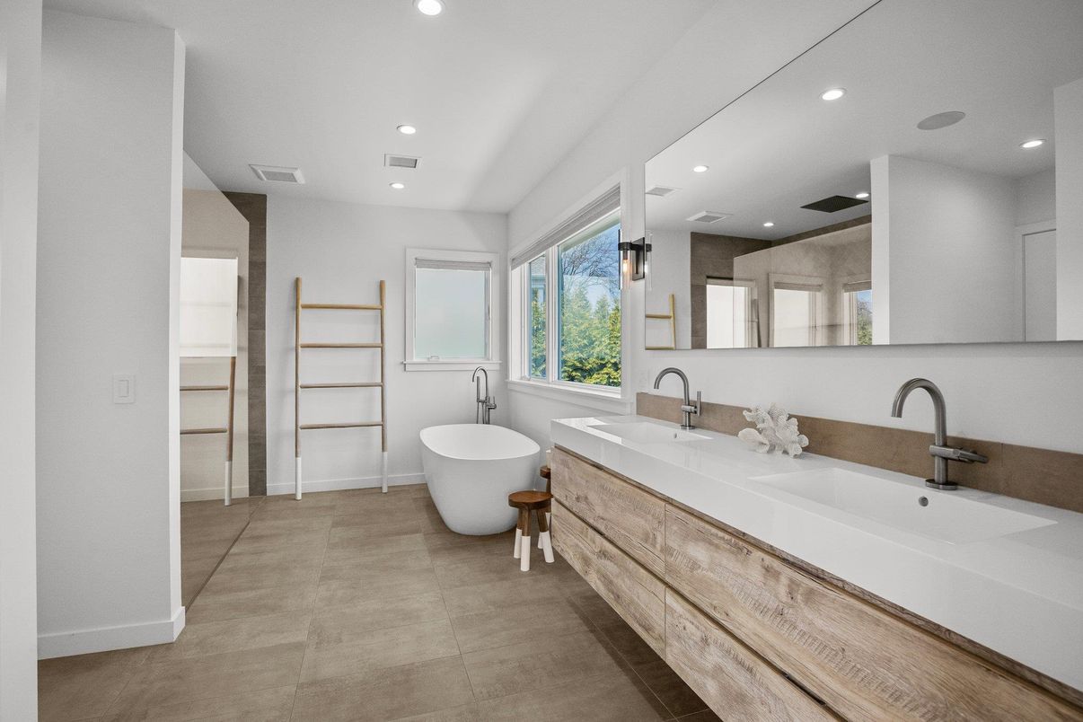 Bathroom, Dual Sink Vanities, Free Standing Baths, Interior, Recessed Lighting