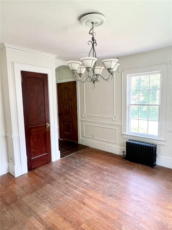 Chandelier, Empty room, Interior, Wood Texture Flooring