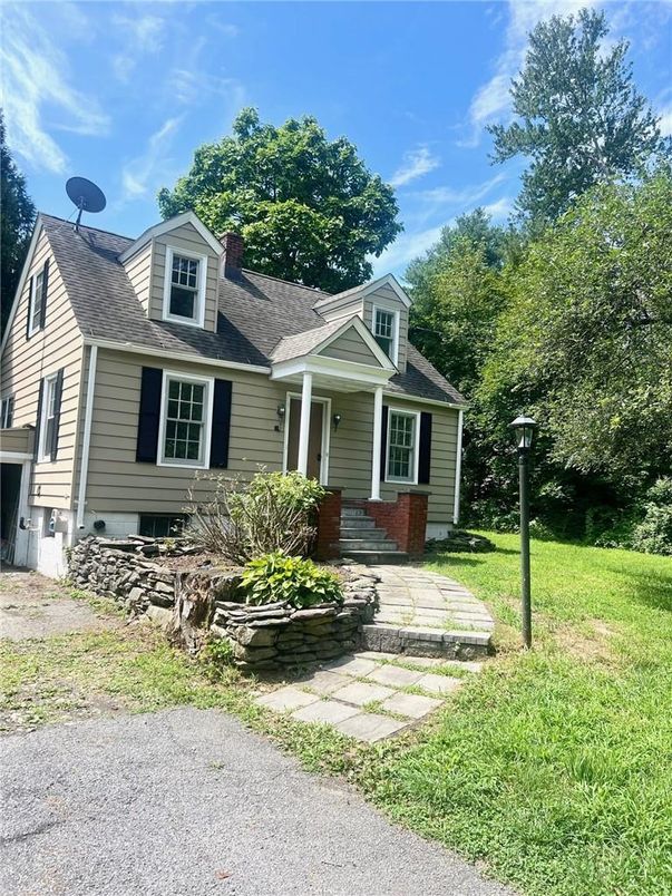 Exterior, Facade, Cape Cod