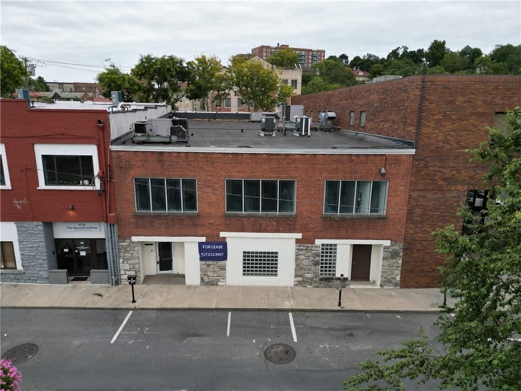 Exterior, Facade, Brick Facade, Rowhouse