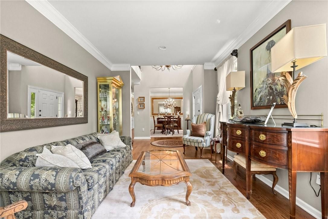 Chandelier, Dining room, Interior, Living room, Recessed Lighting, Wood Texture Flooring