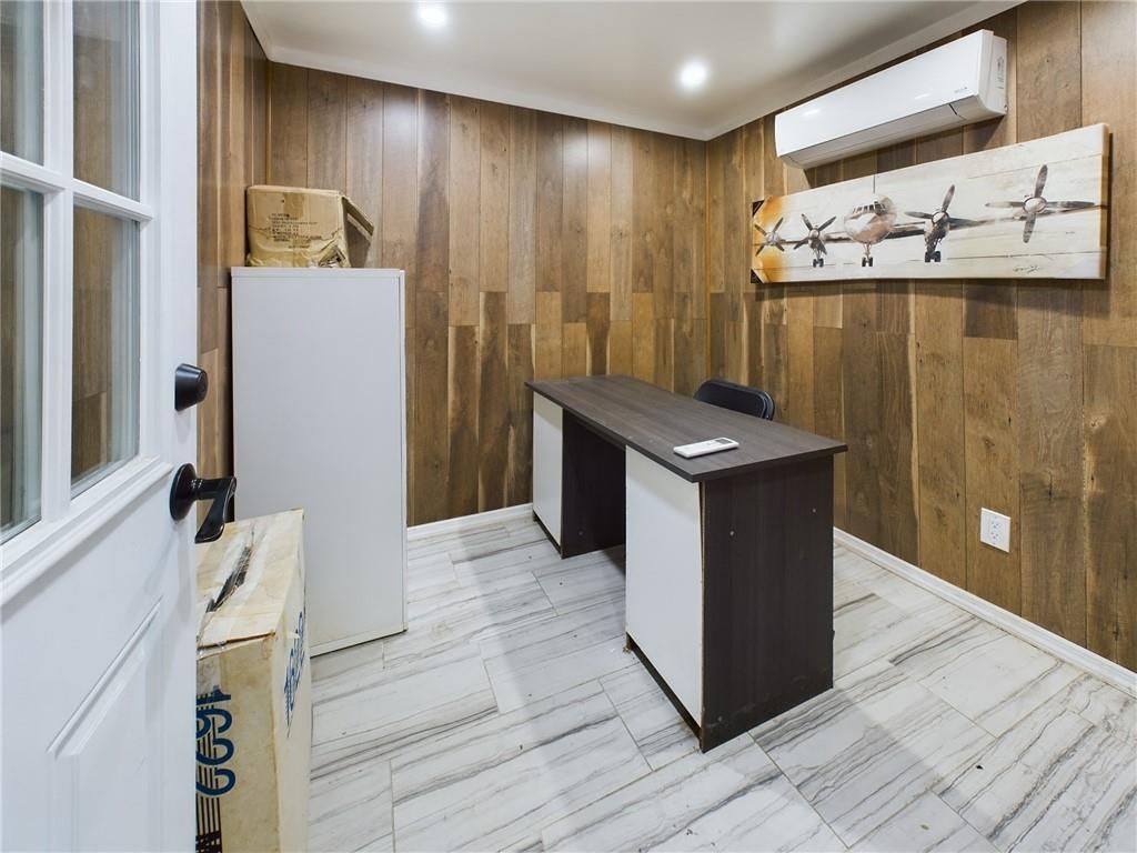 Interior, Marble, Recessed Lighting, Wooden Walls