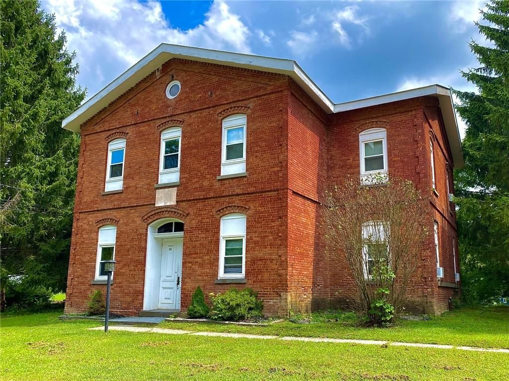 Exterior, Facade, Brick Facade, Brick Traditional