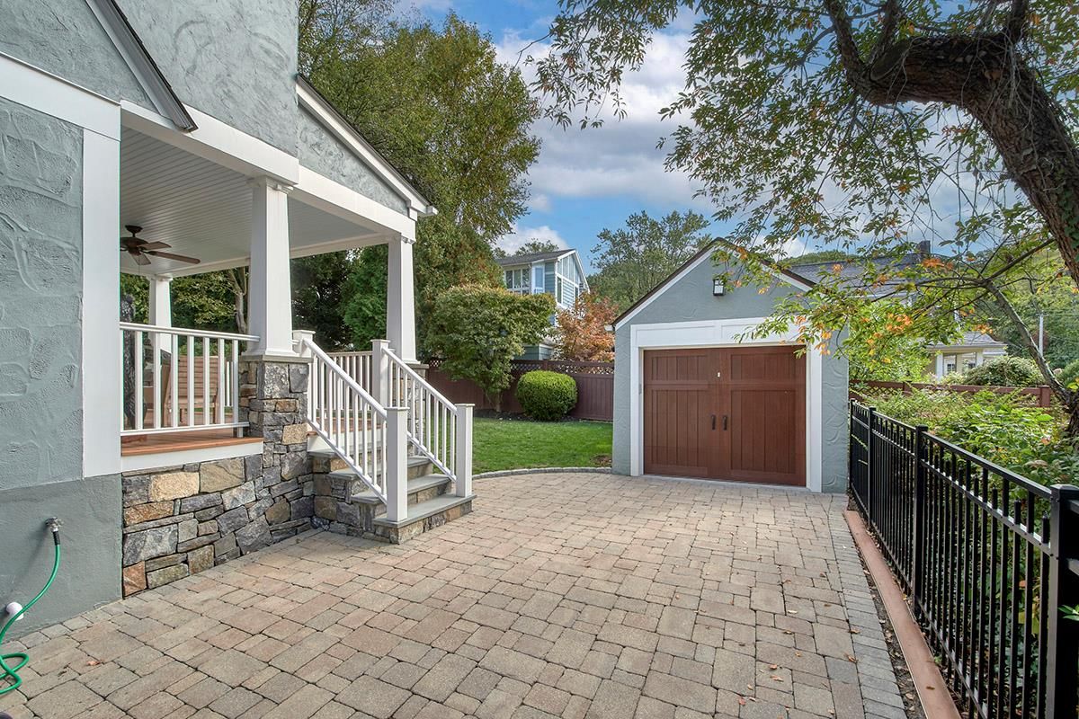 Detached Garage, Exterior