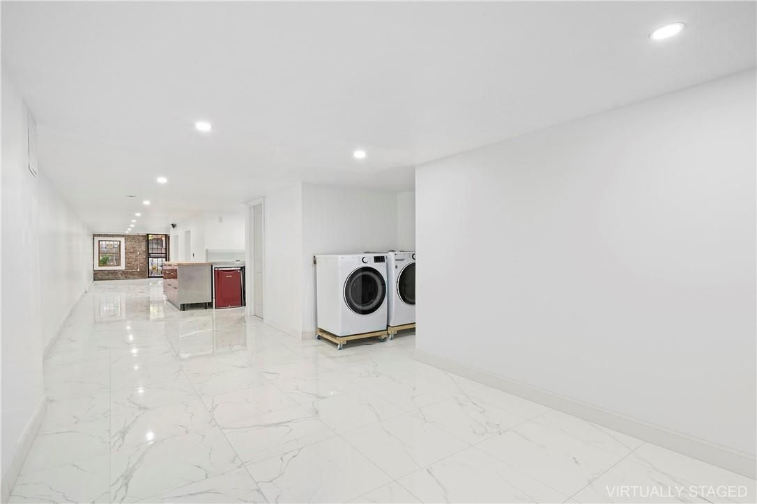 Interior, Kitchen, Marble, Recessed Lighting, Washer