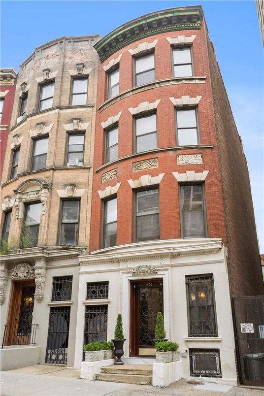 Exterior, Facade, Brick Facade, Rowhouse