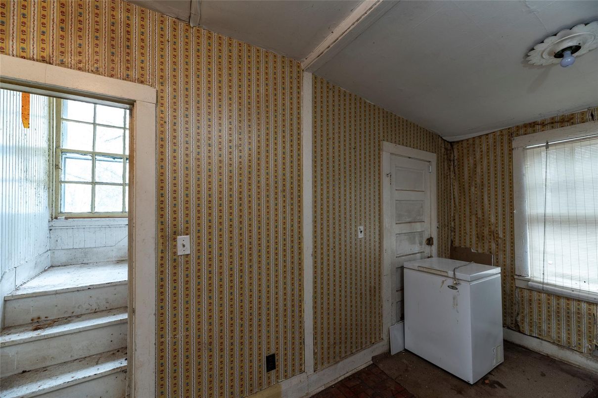Interior, Washer