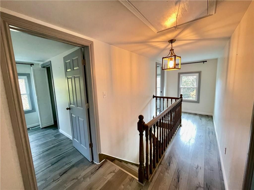 Interior, Pendant Lights, Wood Texture Flooring