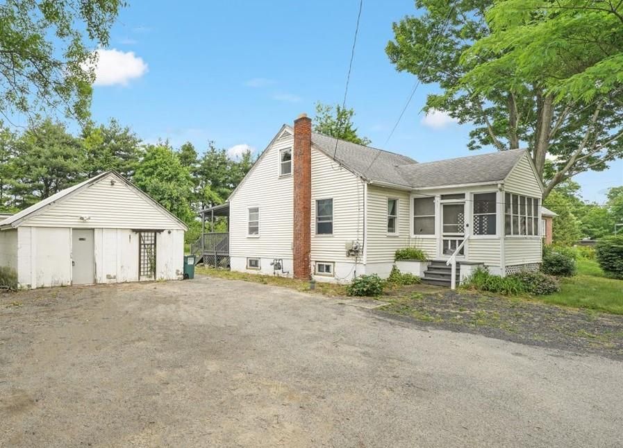 Backyard, Detached Garage, Exterior