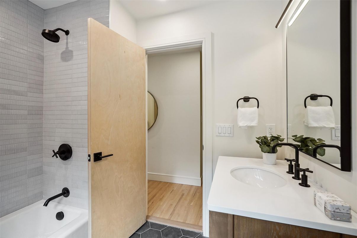 Bathroom, Dual Sink Vanities, Interior, Wood Texture Flooring