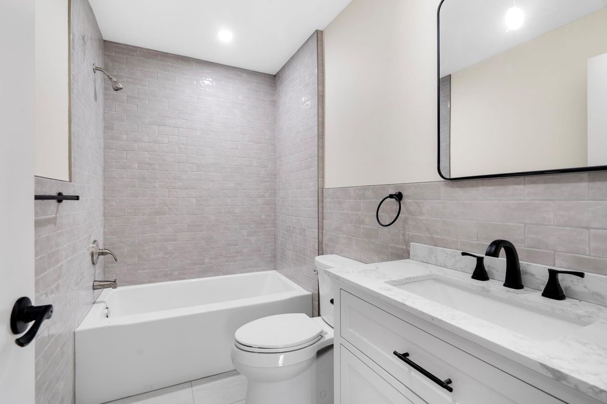 Bathroom, Interior, Recessed Lighting