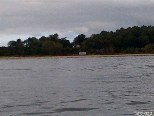 Exterior, Lake