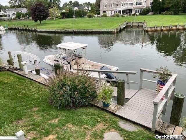 Exterior, Lake