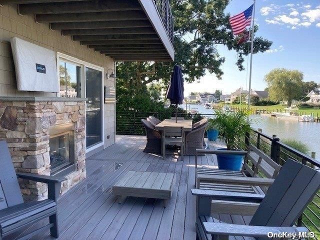 Exterior, Fireplace, Lake, Water