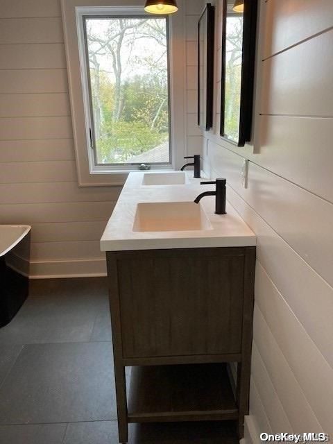 Bathroom, Free Standing Baths, Interior