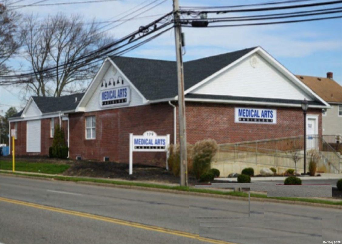 Exterior, Facade, Brick Facade, None