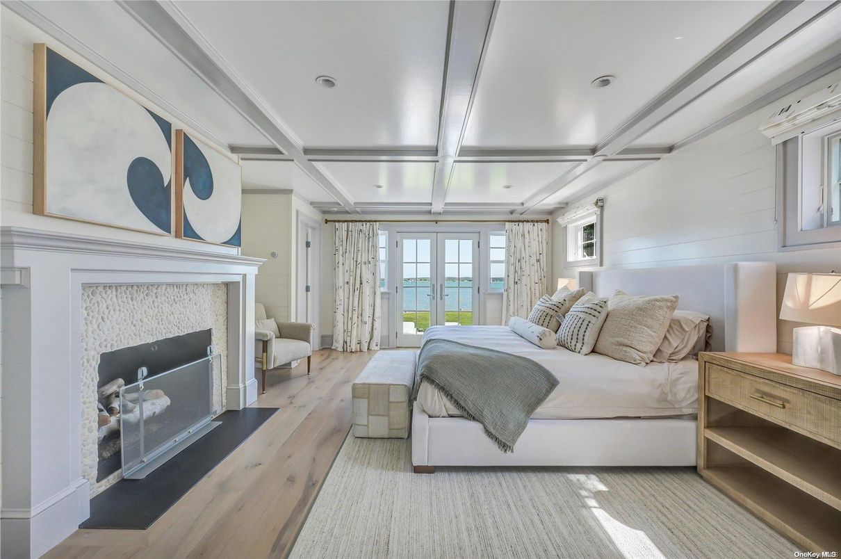 Bedroom, Fireplace, Interior, Recessed Lighting, Wood Texture Flooring
