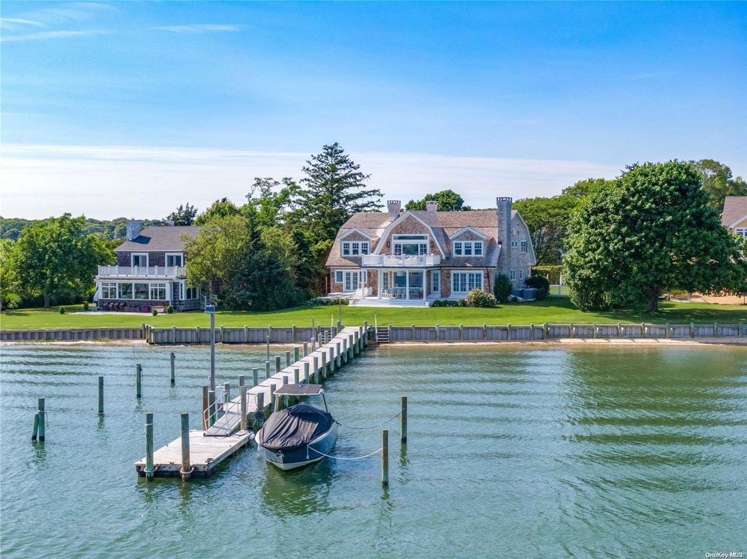 Exterior, Lake