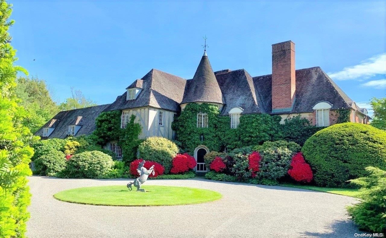 Backyard, Exterior, Facade, French Provincial
