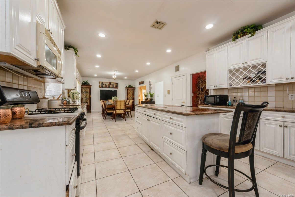 Dining room, Interior, Kitchen, Recessed Lighting