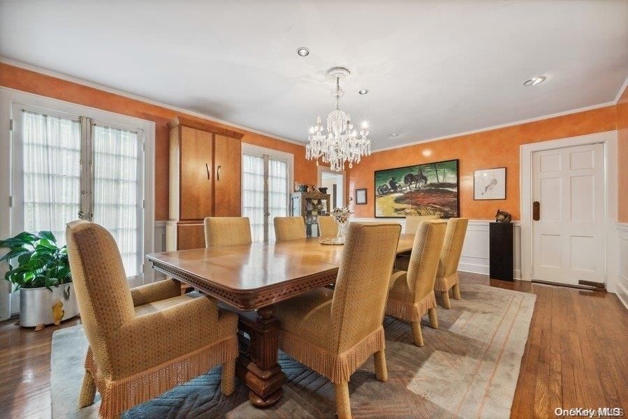 Chandelier, Dining room, Interior, Recessed Lighting, Wood Texture Flooring