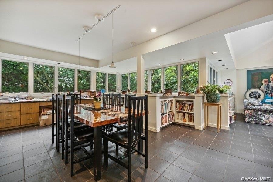 Dining room, Interior, Pendant Lights, Recessed Lighting
