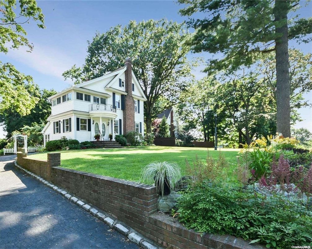 Backyard, Exterior, Facade, Brick Facade, Queen Anne Victorian