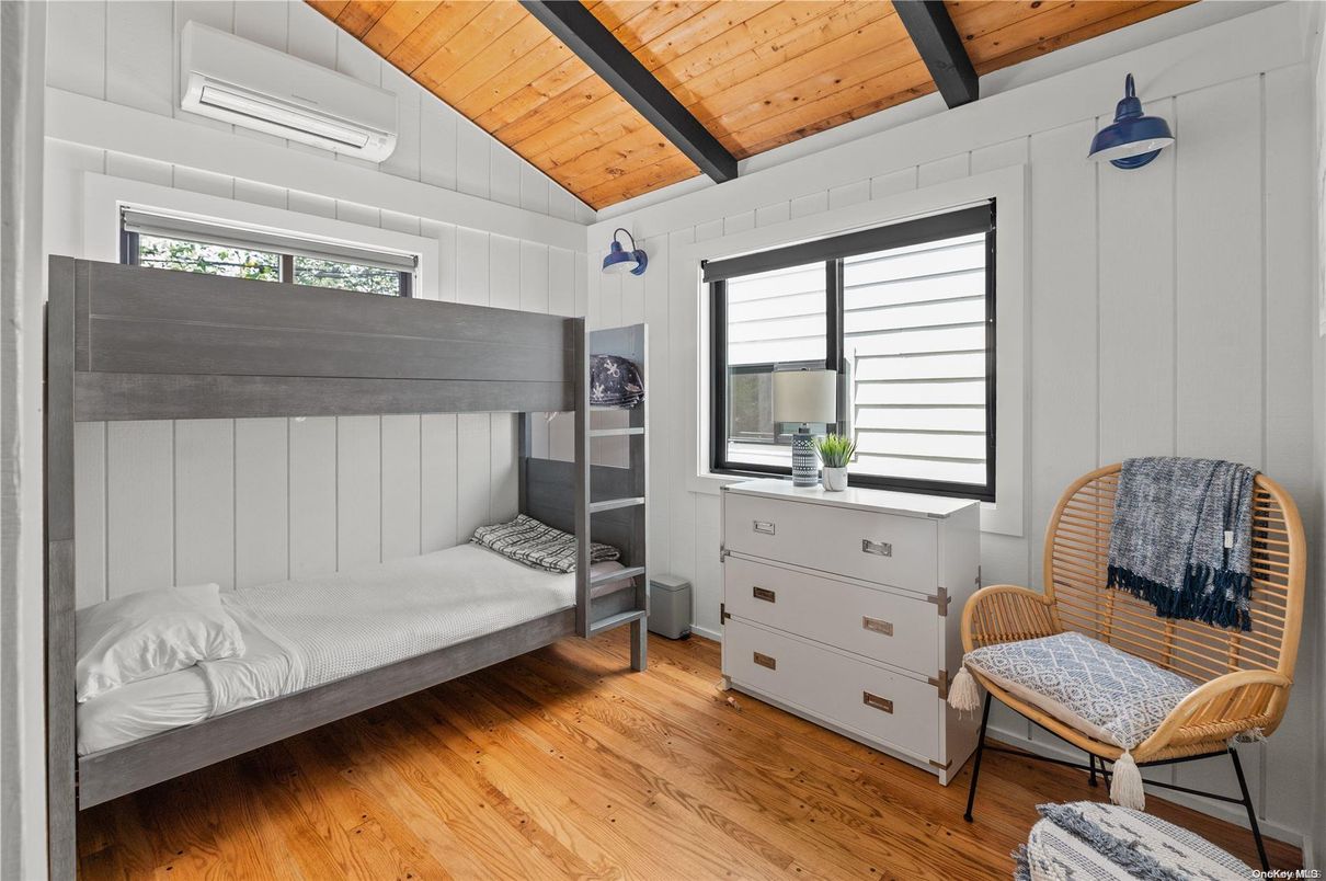 Bedroom, Interior, Wooden Beams, Wooden Ceilings, Wood Texture Flooring