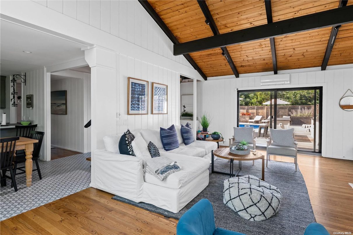 Dining room, Interior, Living room, Wooden Beams, Wooden Ceilings, Wood Texture Flooring