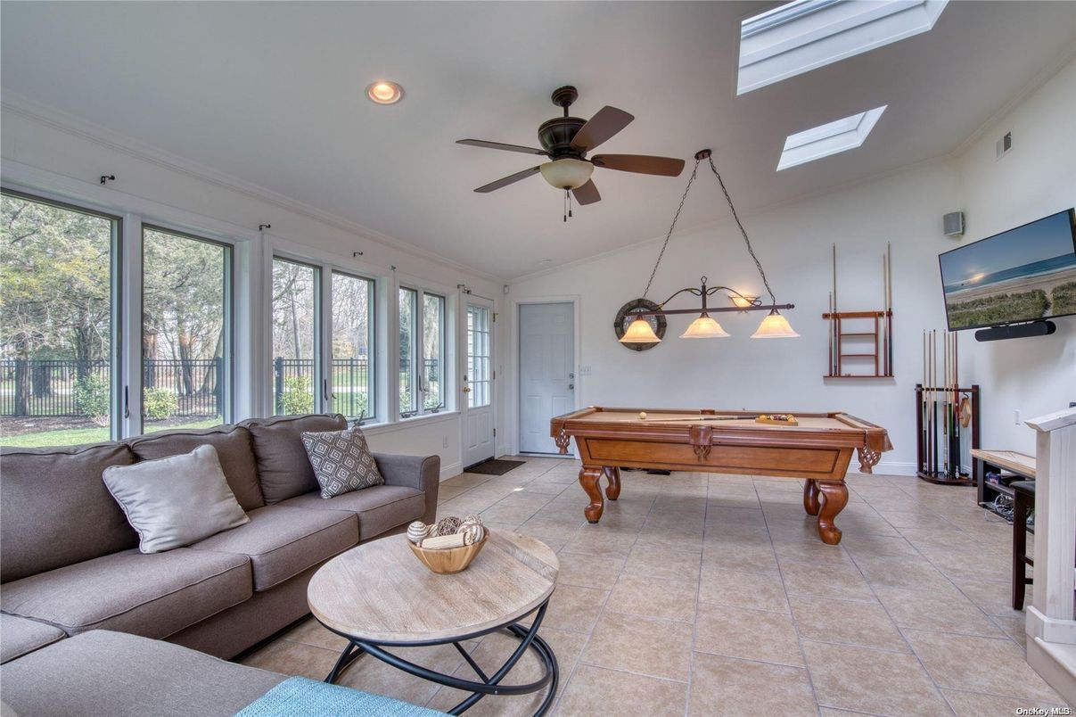 Billiard Table, Game Room, Interior, Living room, Pendant Lights, Recessed Lighting