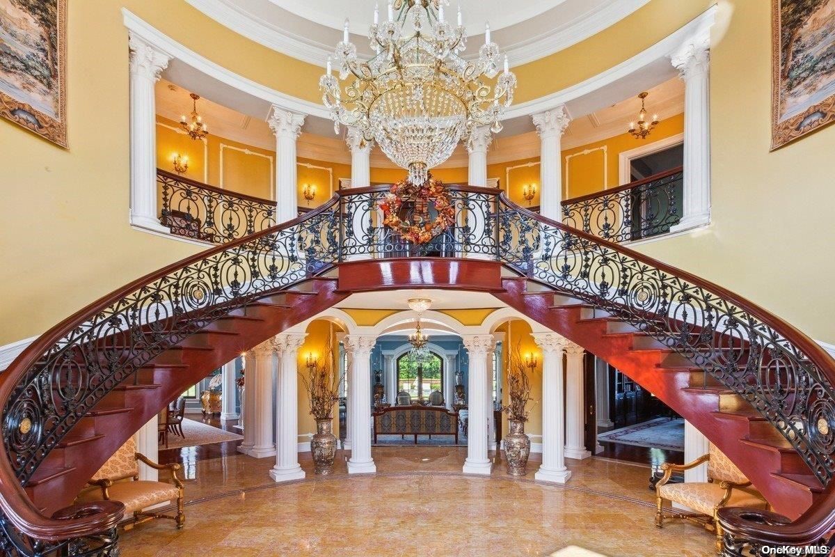 Chandelier, Interior