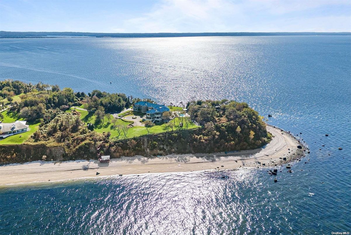 Exterior, Lake