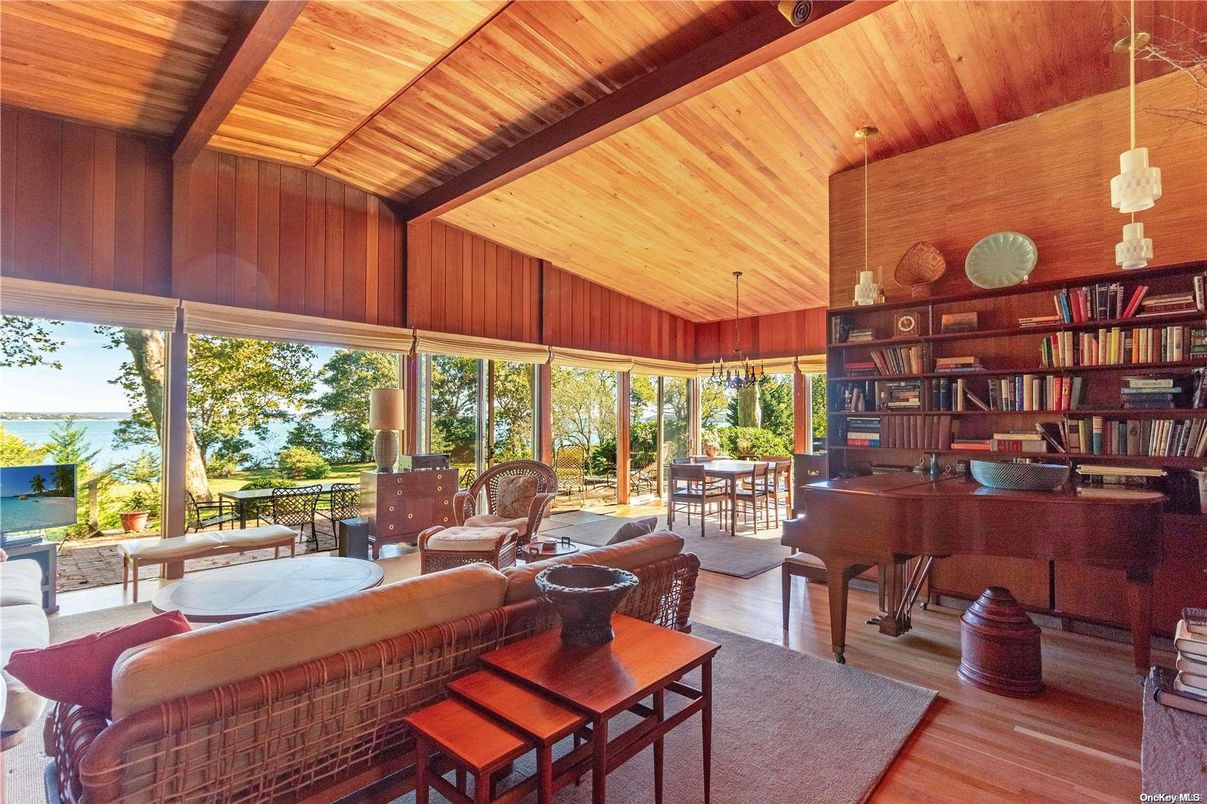 Dining room, Interior, Living room, Pendant Lights, Piano, Wooden Beams, Wooden Ceilings, Wood Texture Flooring